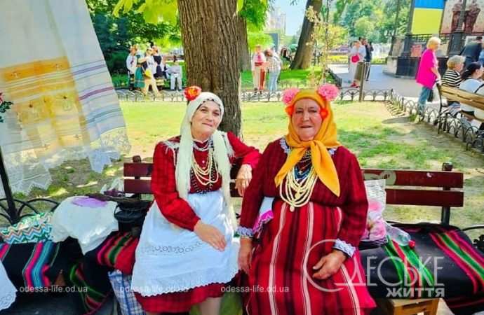 Фестиваль болгарской культуры в одесском Горсаду, улыбки