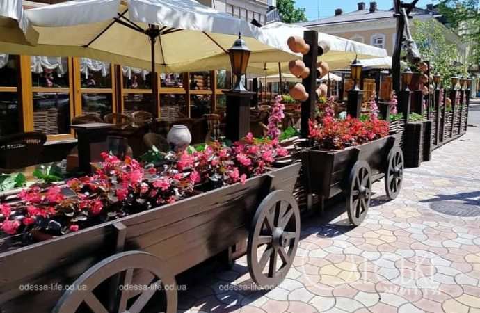 Май в Одессе, кафе
