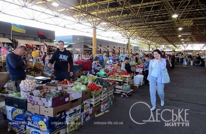 Покупатели на Привозе