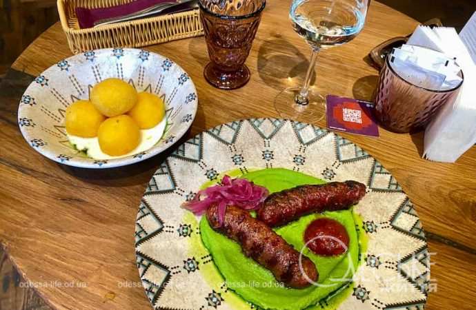Ресторан “Мамалига”: всі відтінки молдовської кухні в Одесі (фоторепортаж)