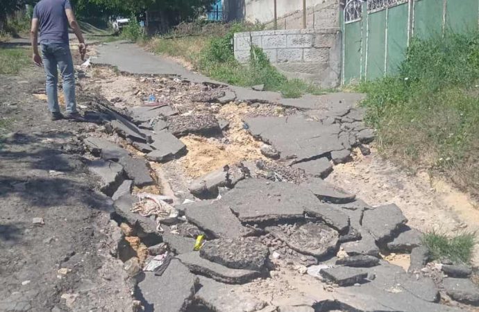 У селі Одеської області зливами змило асфальт, загинули домашні тварини (фото)