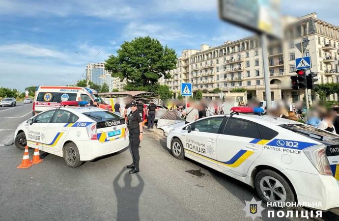 ДТП у Фонтанці сталася під час поліцейської погоні: що відомо про постраждалих