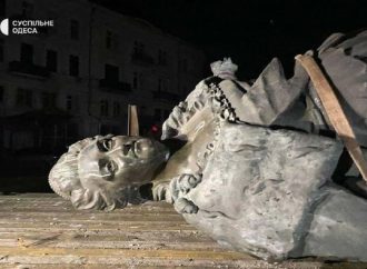 Памятники Екатерине II и Суворову хотят переплавить на монеты