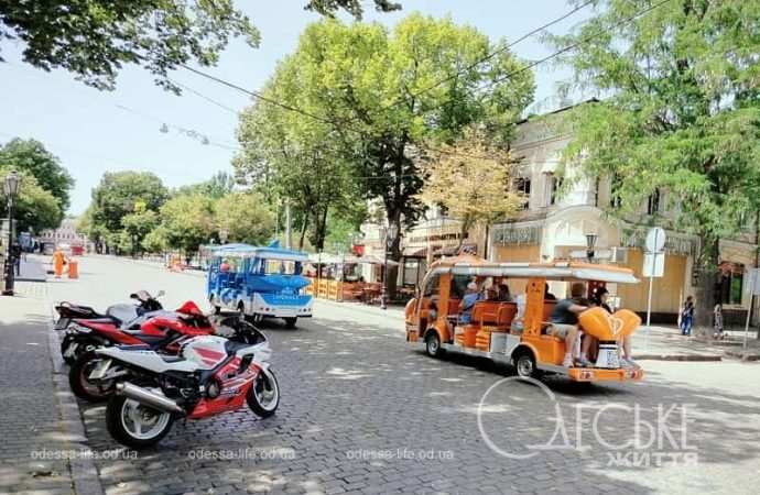 Июнь в центре Одессы, жкскурсии