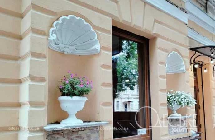 Июнь в Одессе, ваза