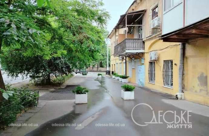 Июнь в Одессе, балкон