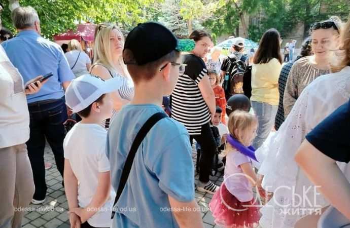 Детский праздник в Горсаду, посетители