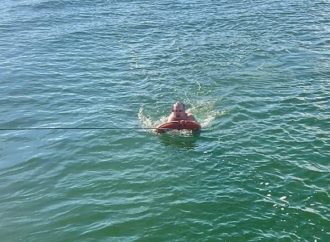 В Одесі віднесло в море чоловіка на надувному крузі