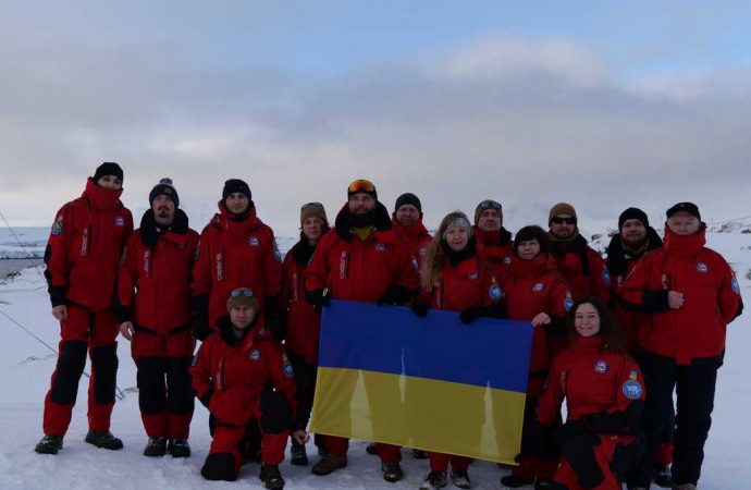 Українські полярники: чим насправді займаються науковці на станції «Академік Вернадський»