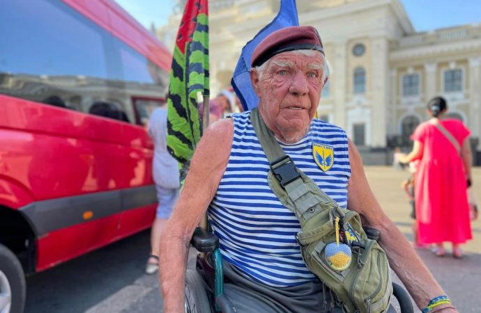 В Одессу приехал легендарный волонтер «дядя Гриша» из Херсона