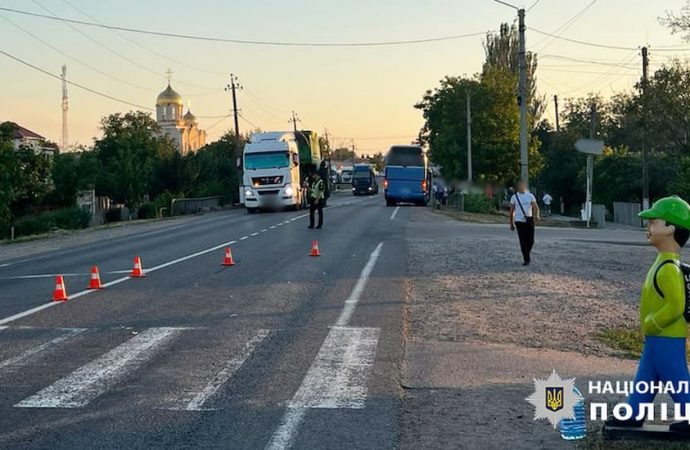 Під Одесою на пішохідному переході рейсовий автобус збив підлітка