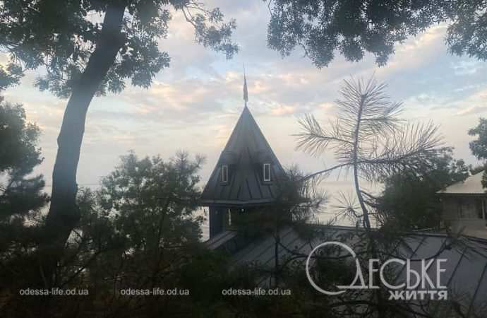 Буфет на Малом Фонтане, башня