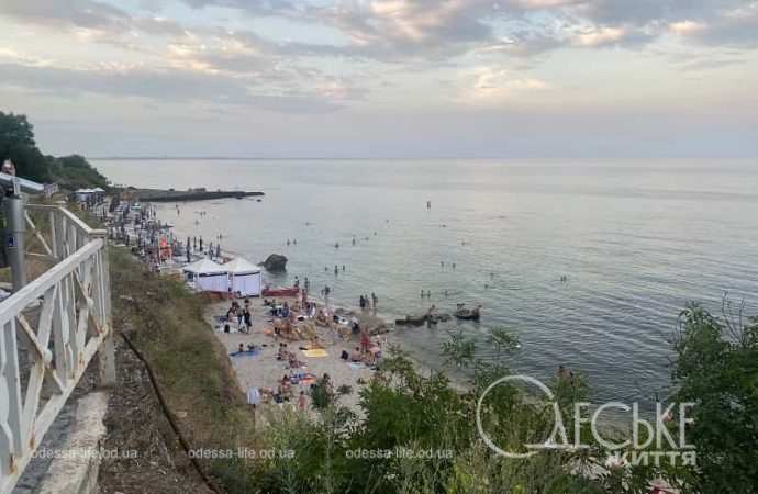 Буфет на Малом Фонтане, море