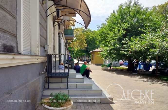Июль в Одессе, на улице