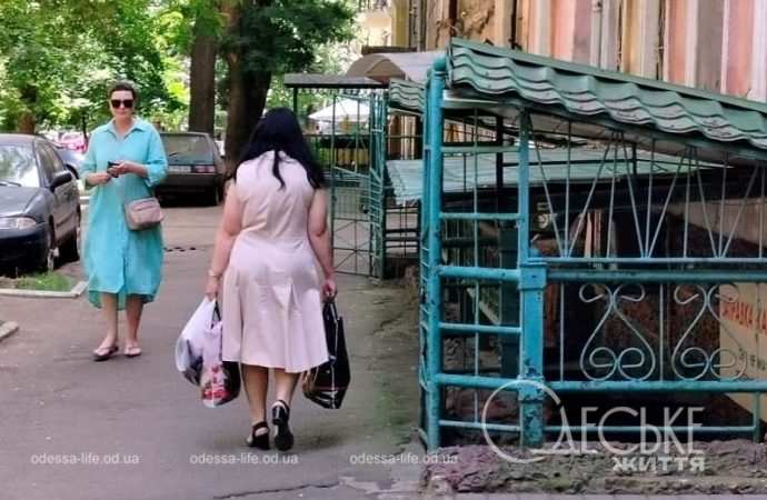 Июль в Одессе, прохожие