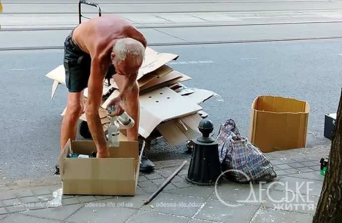 Жара в Одессе, загорелый мужик