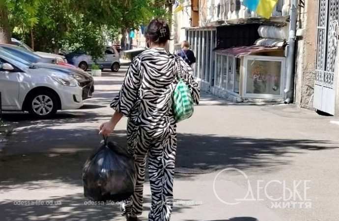 Центр Одессы 31 июля, женщина