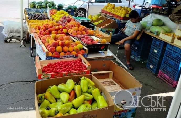 На Новом базаре в июле, овощи