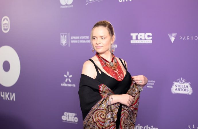 Одеський міжнародний кінофестиваль 2024 червоний хідник