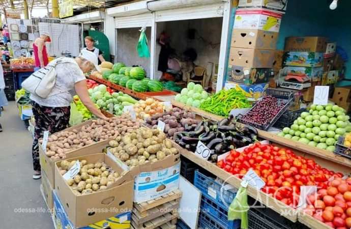 Привоз: картофель, помидоры и другие овози