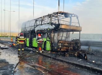 На мосту через Дунай сгорел пассажирский автобус Одесса-София (фото)