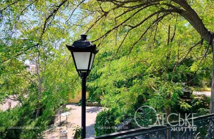 Уголок старой Одессы, фонарь