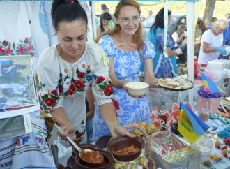 Фестиваль борщу та збір коштів для ЗСУ провели в Одеській області
