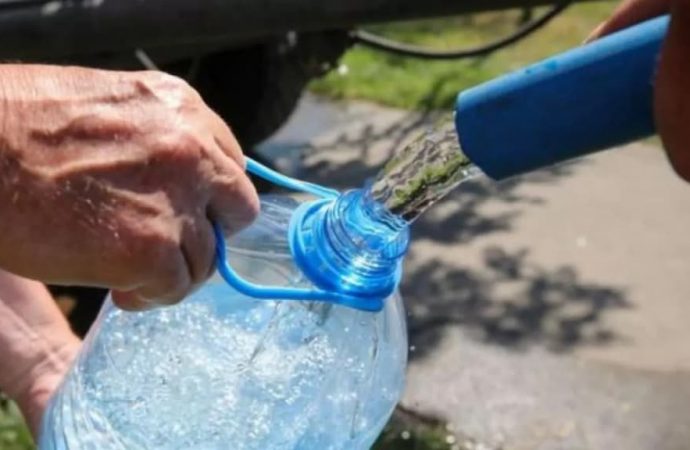 Центр Одессы второй день без воды: где можно ее набрать