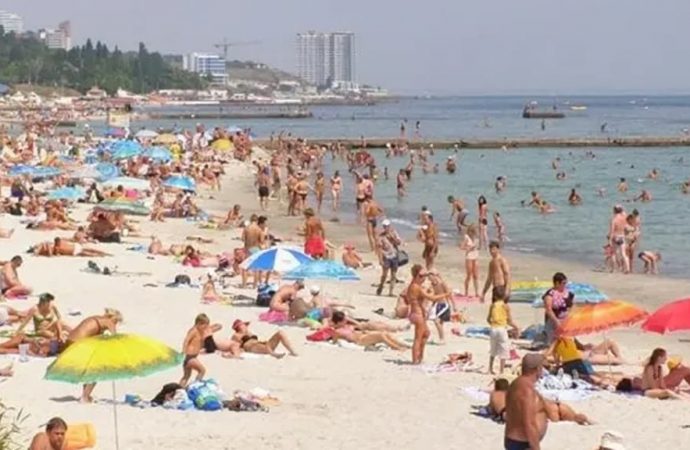 Температура морської води в Одесі сьогодні, 27 липня: повітря охололо, а вода?