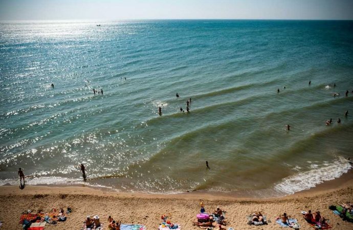 В Одессе открыли дополнительные пляжи для купания