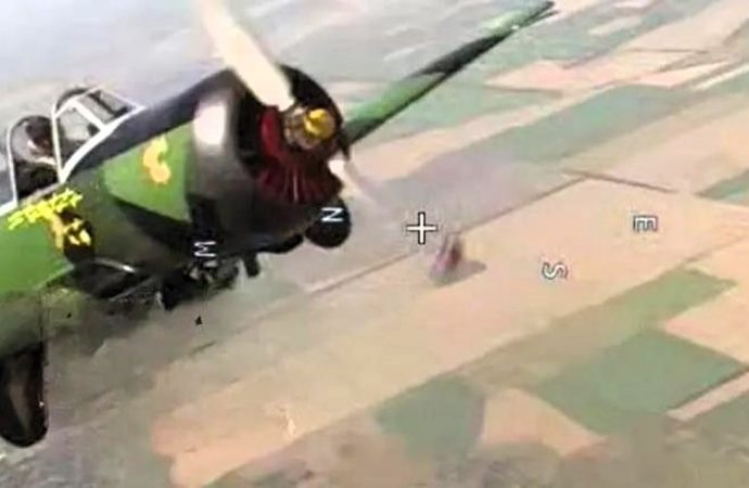 Старый украинский самолет с винтом сбивает российские дроны над Одессой (фото, видео)