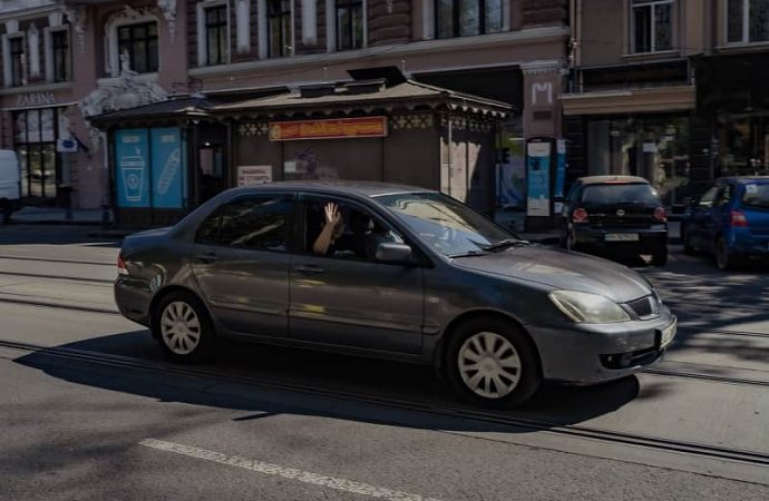 Акция протеста в Одессе 24 августа, водители сигналят