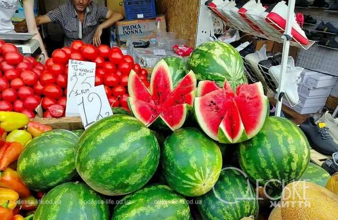 Кавунове свято по-одеськи: звідки ягідка та скільки коштує? (фото)