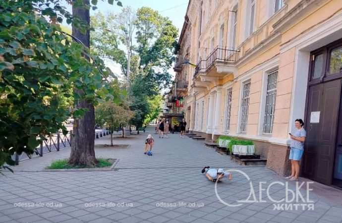 Август в Одессе, дети на скейтах