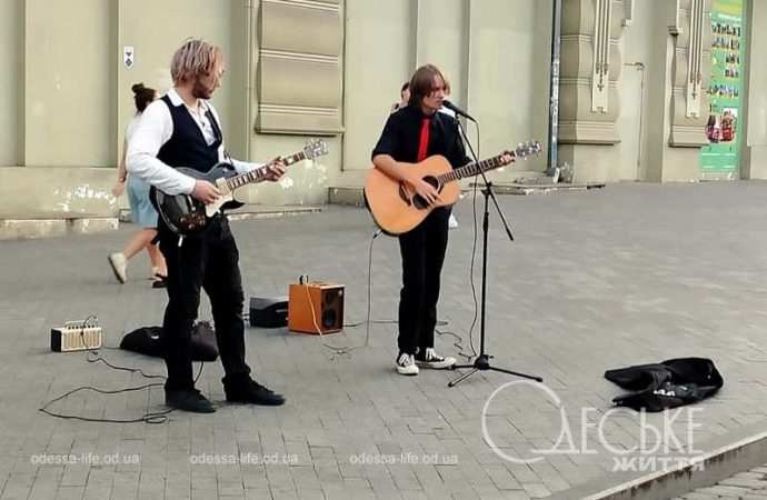 Август в Одессе, музыканты