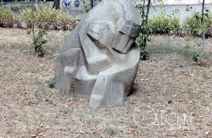 В одесском парке Шевченко, скульптура