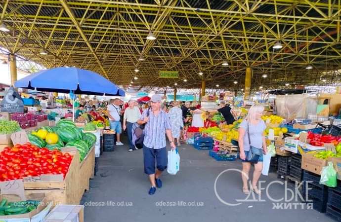 На Привозе, крытый корпус