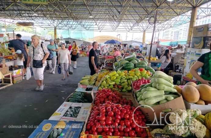 Цены на Привозе в начале августа: «Сначала попробуйте, потом поговорим»