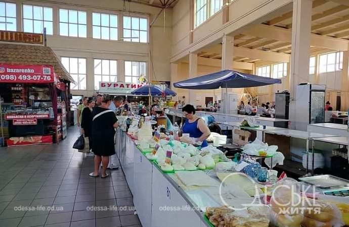 Привоз: молочный корпус