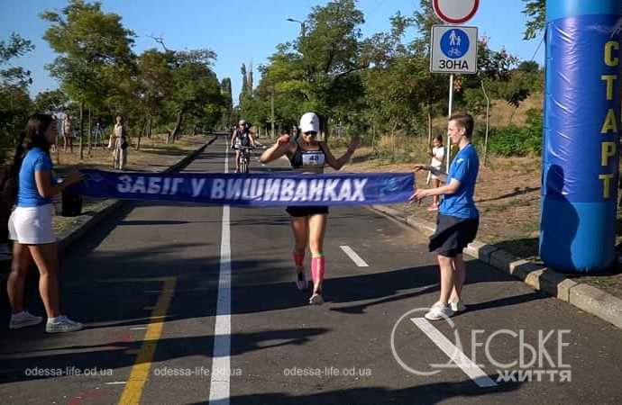 Забег в вышиванках в Одессе, финиш