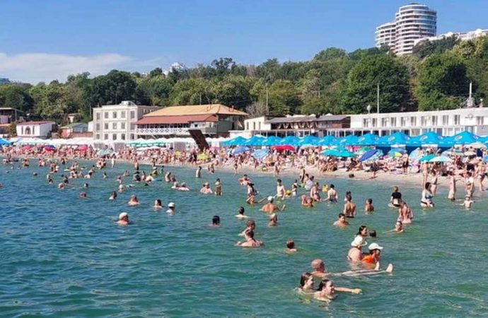 Температура морської води в Одесі сьогодні, 19 серпня: трохи охолола