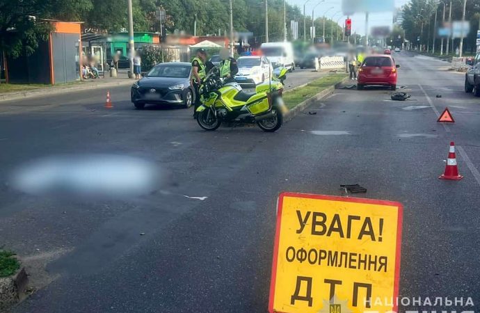 ДТП в Одессе: погиб молодой мотоциклист, девушка-пассажир попала в больницу