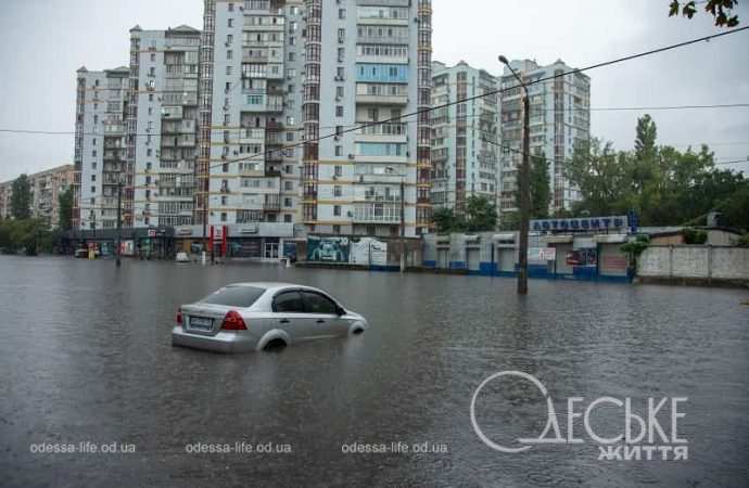 Потоп на Балковской в Одессе, дома