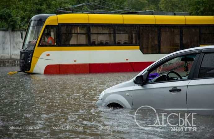 Лмвень на Балковской в Одессе, трамвай