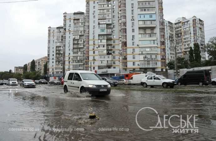 Балковская в Одессе после ливня