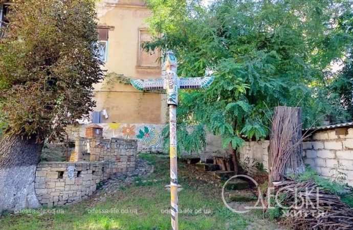 Одесский дворик на Софиевсклй, арт-объект