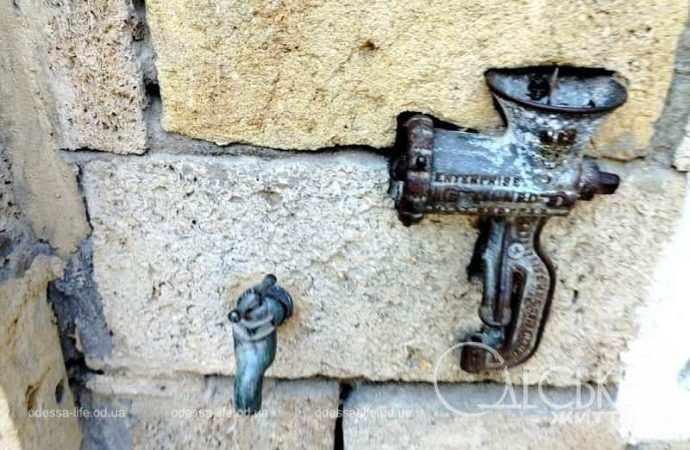 Одесский дворик на Софиевсклй, мясорубка