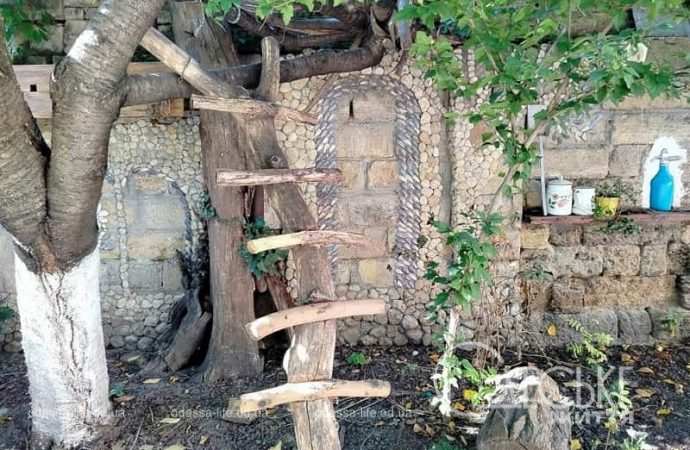 Одесский дворик на Софиевсклй, лесенка