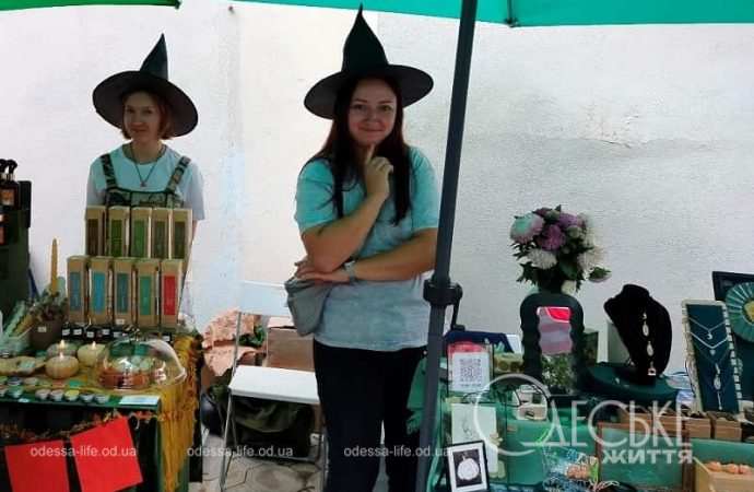 Фестиваль-ярмарка «Амальгама» в Одессе, шляпы