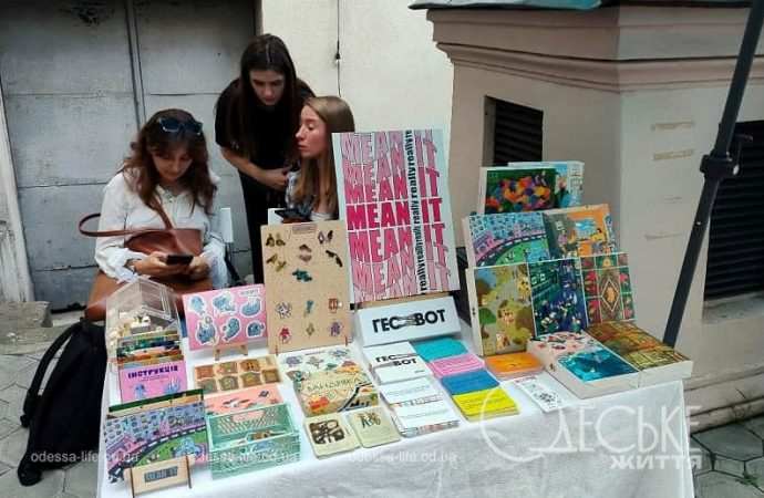 Фестиваль-ярмарка «Амальгама» в Одессе, вышивка